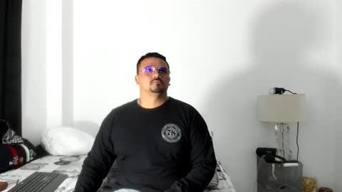 Snapshot of pikoro_gomez chatting on November 24, 2025, 1:16 am pikoro_gomez online show from November 24, 2025, 1:16 am