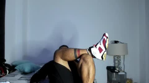 Snapshot of pikoro_gomez chatting on November 25, 2025, 12:32 am pikoro_gomez online show from November 25, 2025, 12:32 am