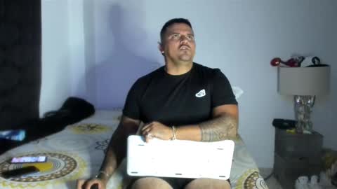 Snapshot of pikoro_gomez chatting on January 16, 2026, 2:04 am pikoro_gomez online show from January 16, 2026, 2:04 am