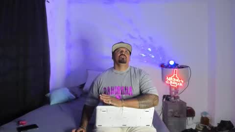Snapshot of pikoro_gomez chatting on April 21, 2026, 1:18 am pikoro_gomez online show from April 21, 2026, 1:18 am