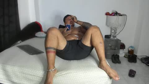Snapshot of pikoro_gomez chatting on May 5, 2026, 12:40 am pikoro_gomez online show from May 5, 2026, 12:40 am