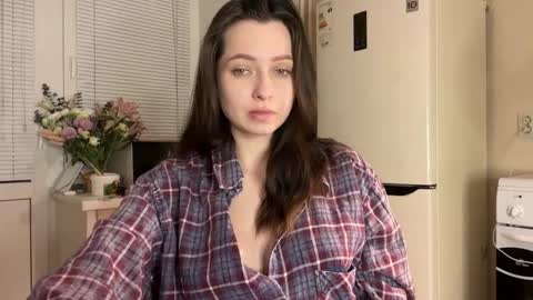 Trisha     online show from November 10, 2025, 3:44 pm