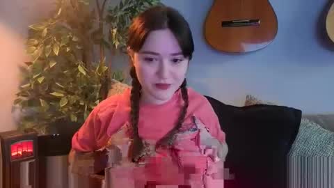Snapshot of pillogoddess chatting on May 18, 2026, 6:19 am PilloGoddess online show from May 18, 2026, 6:19 am