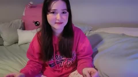 Snapshot of pillogoddess chatting on June 1, 2026, 9:22 am PilloGoddess online show from June 1, 2026, 9:22 am