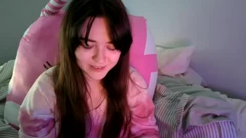 Snapshot of pillogoddess chatting on June 14, 2026, 2:20 am PilloGoddess online show from June 14, 2026, 2:20 am
