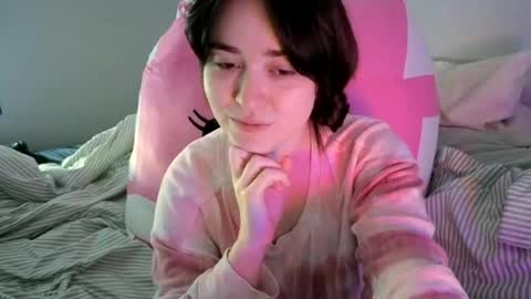 Snapshot of pillogoddess chatting on June 14, 2026, 2:24 am PilloGoddess online show from June 14, 2026, 2:24 am