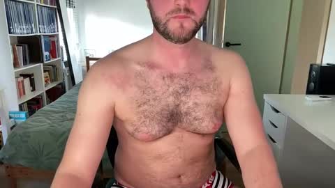 Snapshot of pilou7452 chatting on March 4, 2026, 12:11 pm pilou online show from March 4, 2026, 12:11 pm