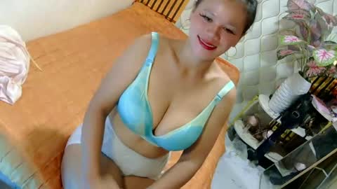 IM FLOR online show from June 15, 2026, 11:29 pm