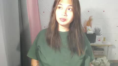 Snapshot of pinay_jenxx chatting on May 1, 2026, 5:45 am Jen online show from May 1, 2026, 5:45 am