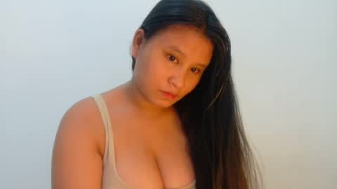 Snapshot of pinaybigboobs_69 chatting on November 23, 2025, 5:40 am just call me rose online show from November 23, 2025, 5:40 am