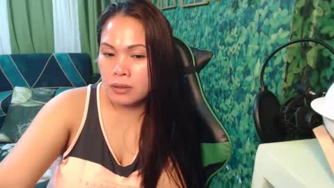Snapshot of pinaymistress1983 chatting on December 2, 2024, 1:24 pm PnayMistress1983 online show from December 2, 2024, 1:24 pm