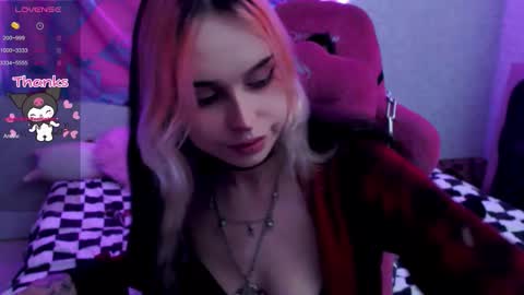 Snapshot of pineapple_dope chatting on October 14, 2025, 5:14 pm Nancy online show from October 14, 2025, 5:14 pm