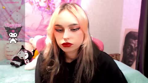 Snapshot of pineapple_dope chatting on October 18, 2025, 4:19 pm Nancy online show from October 18, 2025, 4:19 pm