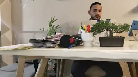 Snapshot of pineappleflipped chatting on June 24, 2026, 7:46 pm pineappleflipped online show from June 24, 2026, 7:46 pm