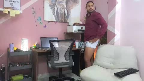 Snapshot of pineappleflipped chatting on July 9, 2026, 1:09 am pineappleflipped online show from July 9, 2026, 1:09 am