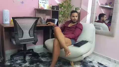 Snapshot of pineappleflipped chatting on July 29, 2026, 2:53 am pineappleflipped online show from July 29, 2026, 2:53 am