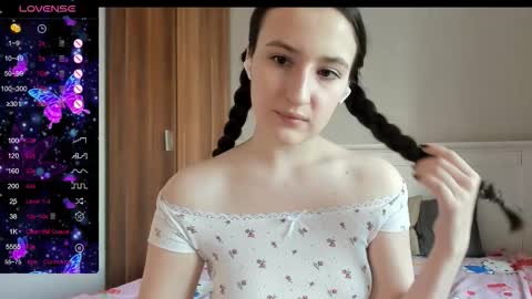 Snapshot of pingviluly chatting on October 22, 2025, 6:24 am pingviluly online show from October 22, 2025, 6:24 am