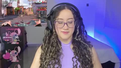 Emilly Santis online show from January 11, 2025, 7:28 am