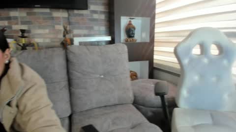 pink_as online show from September 17, 2025, 1:02 pm