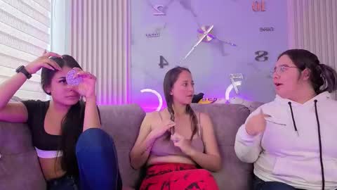 pink_as online show from February 20, 2026, 1:22 pm