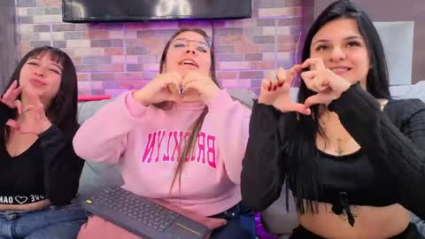 pink_as online show from June 10, 2026, 3:33 pm