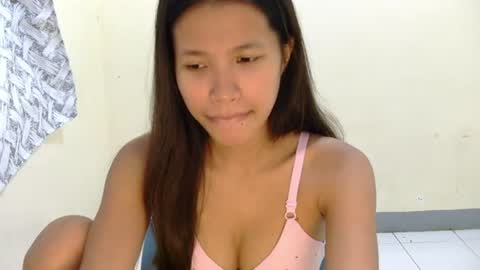 Snapshot of pink_bubbles011 chatting on July 4, 2026, 12:39 am pink_bubbles011 online show from July 4, 2026, 12:39 am