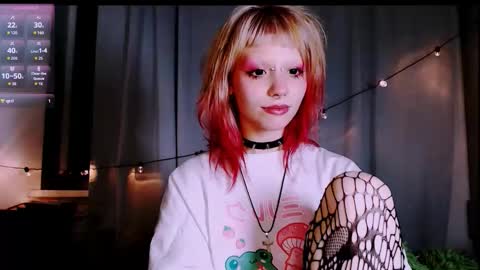 pink_k1tty online show from October 15, 2025, 1:06 am