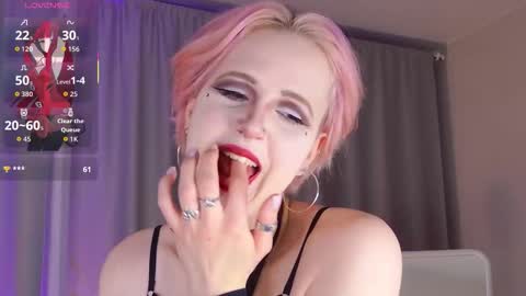 Snapshot of pink_pantsu chatting on November 15, 2025, 9:32 pm Luna online show from November 15, 2025, 9:32 pm