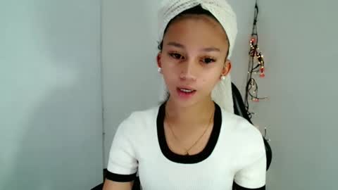 Snapshot of pinkdollbaby_ chatting on May 7, 2026, 1:00 am pinkdollbaby_ online show from May 7, 2026, 1:00 am