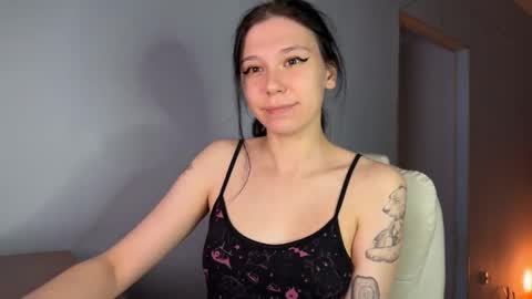 pinkdollylovv online show from June 5, 2026, 8:58 pm