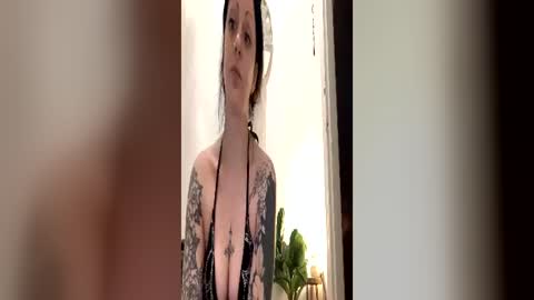 pinkgothbunnie online show from June 15, 2026, 2:03 am