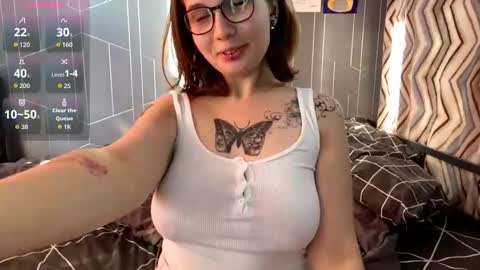 Snapshot of pinkicookieee chatting on September 22, 2025, 12:18 pm Eva and Tanya online show from September 22, 2025, 12:18 pm