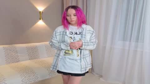 Lily online show from February 1, 2026, 5:11 pm