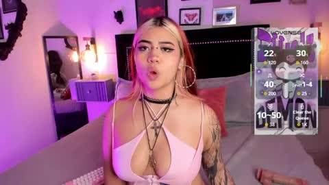 PINKK online show from May 11, 2026, 4:04 pm