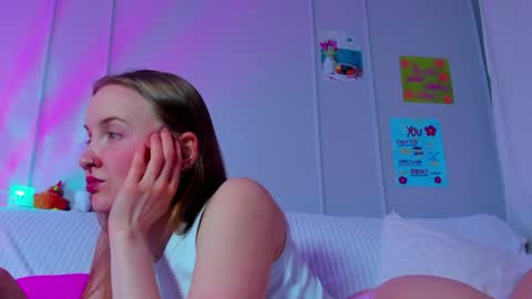 Snapshot of pinkk_lemonade chatting on March 19, 2026, 8:51 am Mila online show from March 19, 2026, 8:51 am