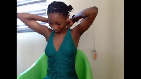 Snapshot of pinknjuicyx chatting on December 6, 2024, 7:10 am pinknjuicyx online show from December 6, 2024, 7:10 am
