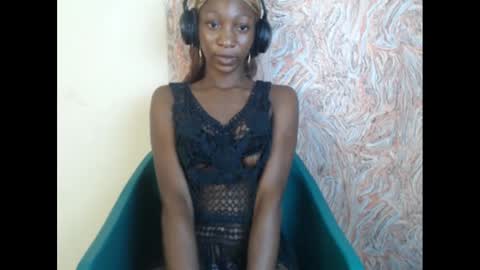 Snapshot of pinknjuicyx chatting on December 15, 2024, 11:12 am pinknjuicyx online show from December 15, 2024, 11:12 am
