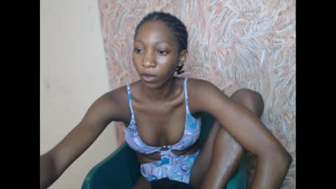 Snapshot of pinknjuicyx chatting on December 18, 2024, 8:31 am pinknjuicyx online show from December 18, 2024, 8:31 am