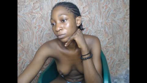Snapshot of pinknjuicyx chatting on December 18, 2024, 4:39 pm pinknjuicyx online show from December 18, 2024, 4:39 pm
