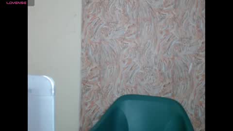 Snapshot of pinknjuicyx chatting on December 21, 2024, 10:06 am pinknjuicyx online show from December 21, 2024, 10:06 am