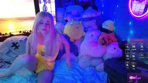 Snapshot of pinkocean3 chatting on October 7, 2025, 10:29 pm Gwenie online show from October 7, 2025, 10:29 pm