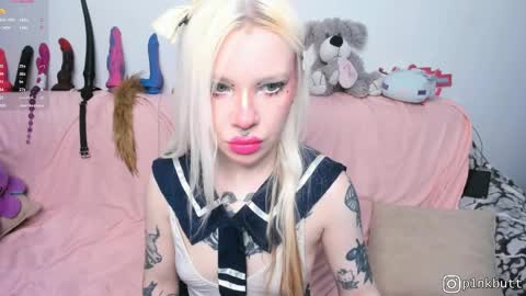 Snapshot of pinkslobber chatting on June 2, 2026, 3:30 am Helen Goat online show from June 2, 2026, 3:30 am