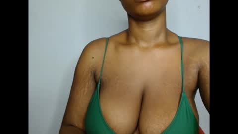 Snapshot of pinkxsugar chatting on February 17, 2026, 4:35 pm pinkxsugar online show from February 17, 2026, 4:35 pm