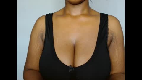 Snapshot of pinkxsugar chatting on February 25, 2026, 5:11 pm pinkxsugar online show from February 25, 2026, 5:11 pm