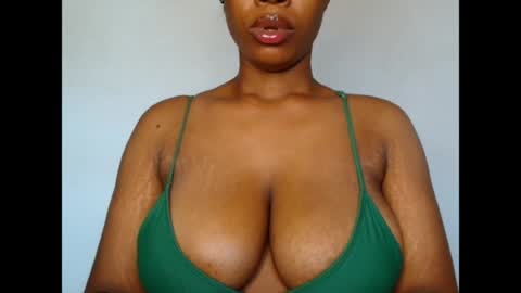 Snapshot of pinkxsugar chatting on April 22, 2026, 2:51 pm pinkxsugar online show from April 22, 2026, 2:51 pm
