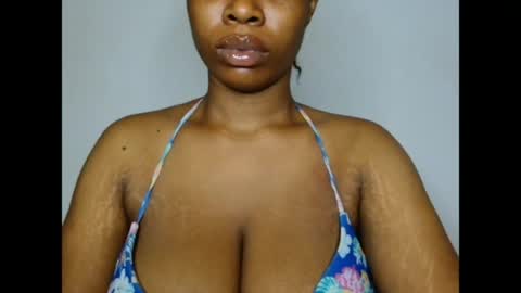 Snapshot of pinkxsugar chatting on April 27, 2026, 9:35 pm pinkxsugar online show from April 27, 2026, 9:35 pm