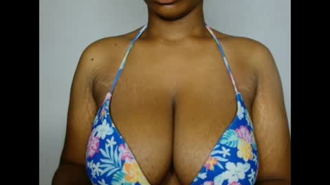 Snapshot of pinkxsugar chatting on April 28, 2026, 4:28 am pinkxsugar online show from April 28, 2026, 4:28 am