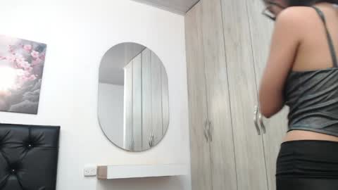 pinky_f00x online show from May 18, 2026, 7:20 pm