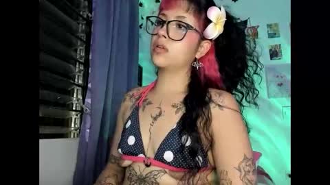 pinky_promiseex online show from May 19, 2026, 1:56 am