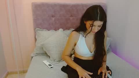 Snapshot of pinkyperla chatting on March 26, 2026, 2:33 pm Perla online show from March 26, 2026, 2:33 pm